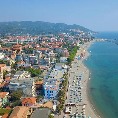 Luce Del Sol With Pool * Alassio