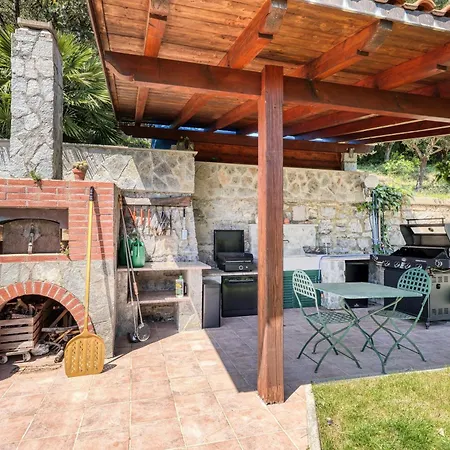 Appartamento Luce Del Sol With Pool Alassio