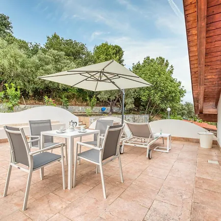 Luce Del Sol With Pool Alassio