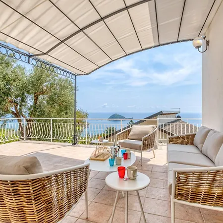 Apartment Luce Del Sol With Pool Alassio