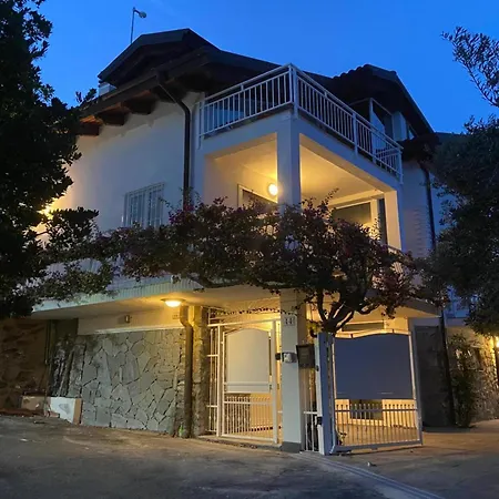 Luce Del Sol With Pool Apartman