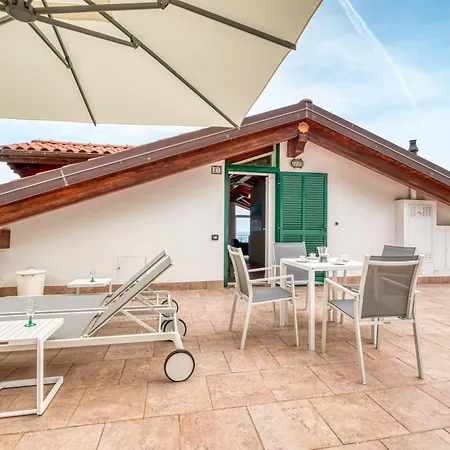 Luce Del Sol With Pool Alassio