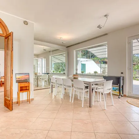 Luce Del Sol With Pool Apartman Alassio