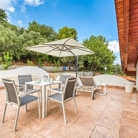 Apartmán Luce Del Sol With Pool Alassio