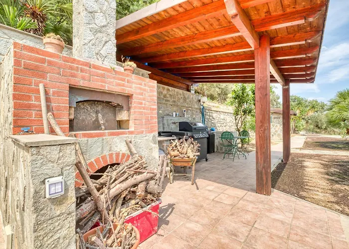 Luce Del Sol With Pool * アラッシオ