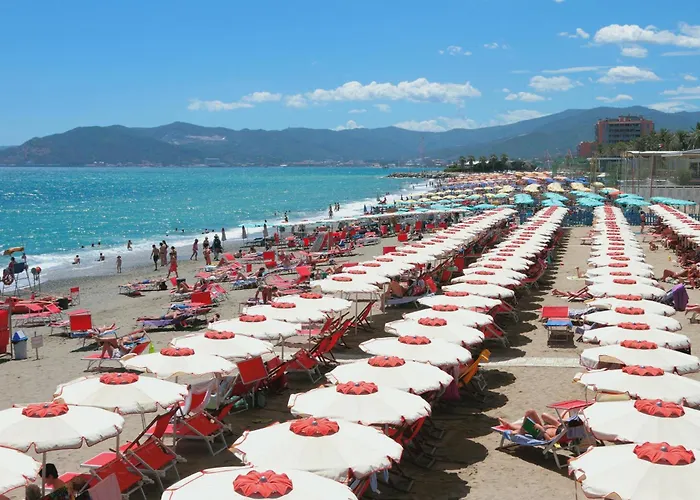 Luce Del Sol With Pool 아파트